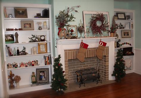 Learn how to decorate a bookshelf with these tips and boost your shelf esteem today. Christmas mantle and bookshelves | Christmas bookshelf ...