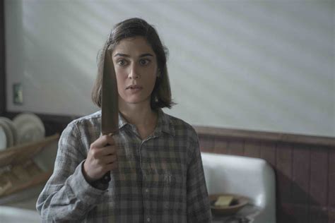 Watch Lizzy Caplan On Crafting Annie Wilkes For Season 2 Of Castle