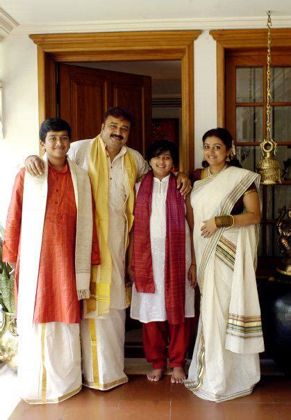 Kalidas jayaram is an indian film actor who predominantly appears in malayalam cinema as well as in a few tamil films. Malayalam Actor Jayaram Family Photos - MERE PIX