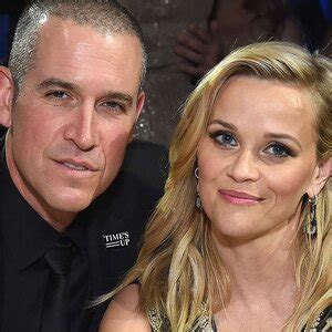 Reese Witherspoon Jim Toth Split After Years Of Marriage Zergnet