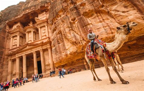 20 Images Of Petra That Show Just How Incredible It Is