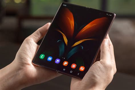 The galaxy z fold 2 is a huge progression from the original. Samsung Galaxy Z Fold 2 5G Full Specs, Price In Philippines