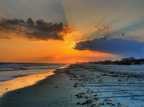 Set along the trent and neuse rivers in a central stretch of carolina coastline, new bern's leafy streets played a starring role in the film version of the notebook, and it's considered one of the best places to retire in north carolina. Craving a weekend to the beach (Atlantic Beach here) and ...