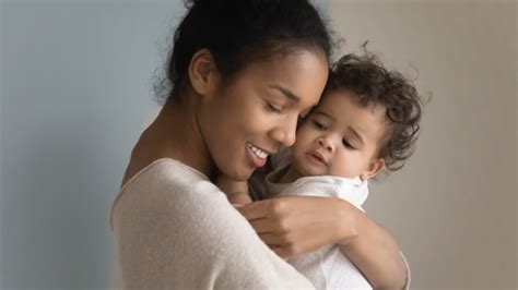 Breastfeeding Babies May Get COVID Immunity From Vaxxed Moms Giving