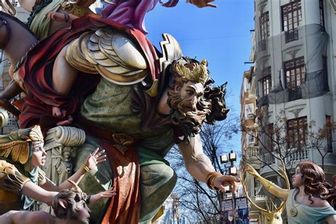 Las Fallas De Valencia Todo Lo Que Necesitas Saber ¡a Tomar Por Mundo