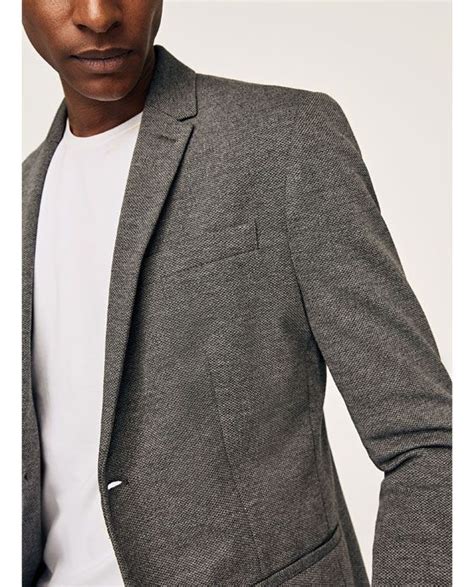 This brand is one of the largest names in the international business when it comes to fashion. Image 3 of BASIC BLAZER from Zara | Blazer, Men's blazer, Zara