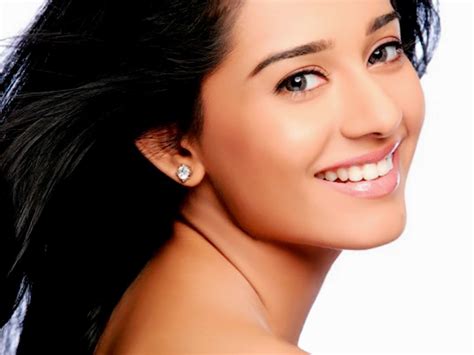Bollywood Actress Close Up Glamorous And Smiling Face Unseen Hd Free Wallpaper Amrita Rao Photo