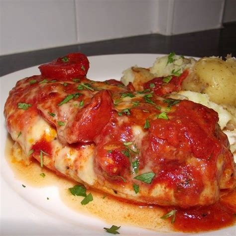 This amazing skillet chicken recipe only requires a handful making this chicken in tomato sauce recipe actually makes me feel like a real chef. Pin on Gastromomia