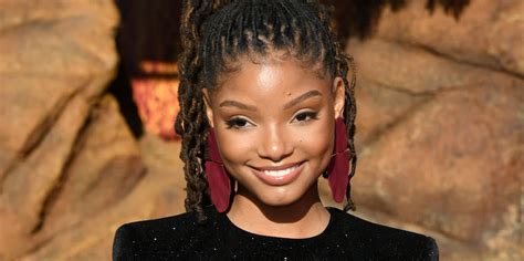 the little mermaid s halle bailey shares first look at herself in character as filming wraps