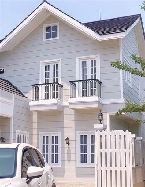 Beberapa sinetron yang pernah dibintanginya antara lain kawin gantung, cintaku di rumah susun, dari temen jadi demen, cinta smu, pelangi bidadariku. Masuk Islam Karena Mimpi, Nikahi Pengusaha Kaya, Natalie ...