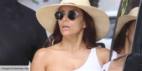 Photo Eva Longoria Renversante Chapeau De Paille Et Maillot De Bain