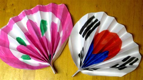 Korean Paper Fans Layers Of Learning Around The World Crafts For