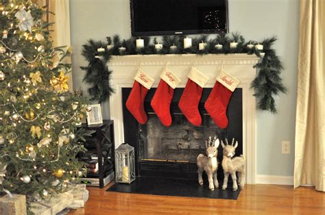 Build stories & create your world 1.35 (50616) Not So Newlywed McGees: Christmas Decorations