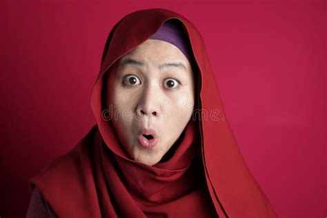 Cute Muslim Lady Shows Shocked Surprised Face With Open Mouth Stock Image Image Of Hijab