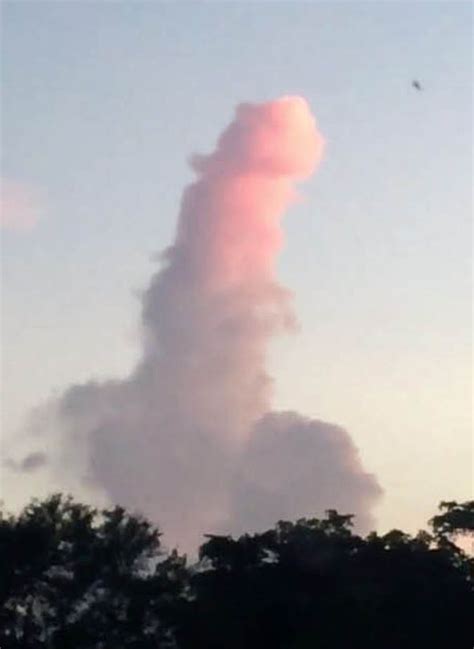 hilarious video a penis shaped cloud appeared in the sky in miami uk news uk