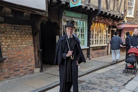 Whispering Walls Discover The 7 Best Ghost Walks In York 👻