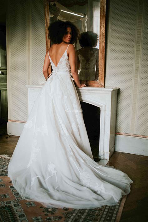 Please note that you will find only a brief overview of the core services we offer in germany on these pages. Robes de mariée sur Pour Un Oui by Cymbeline - DANA ...