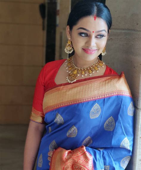 serial actress gayathri yuvraaj latest saree photos