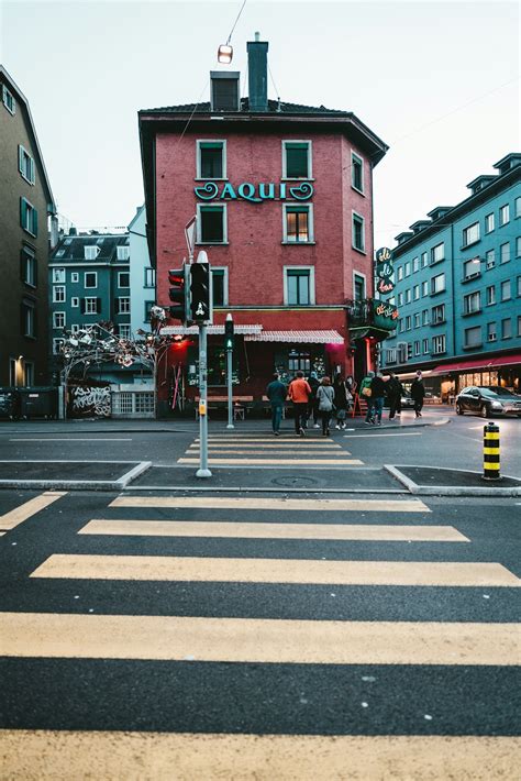 People Walking On Pedestrian Lane During Daytime Photo Free Zürich
