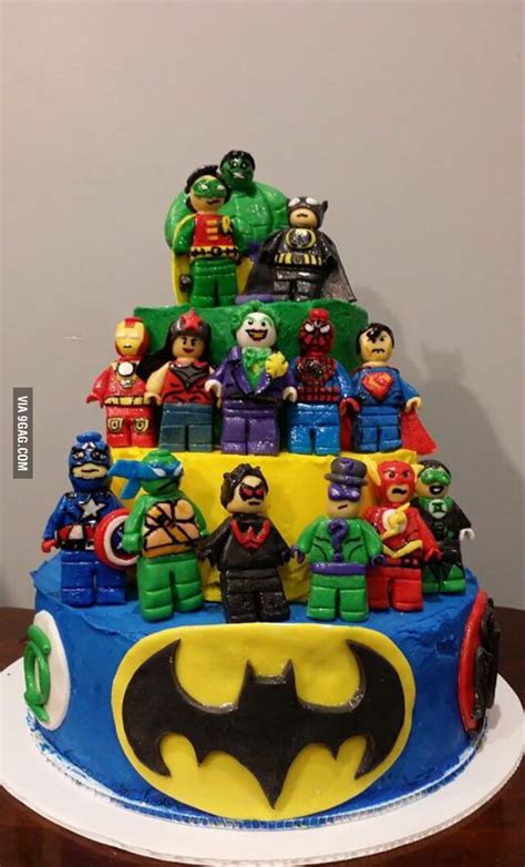 Made this lego movie cake for a repeat client whose daughter's cake i made a few months back. A Lego mini figure birthday cake. - 9GAG