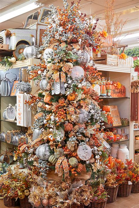 Crafting The Perfect Fall Christmas Tree Decorators Warehouse