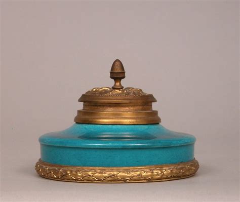 A Sevres Porcelain Inkwell 111904 Sold 184
