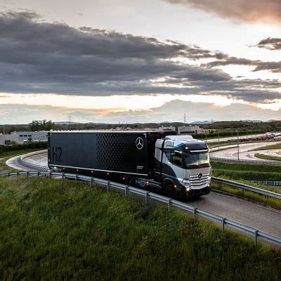 Daimler Trucks Begin Rigorous Testing Of Its Fuel Cell Truck FleetPoint
