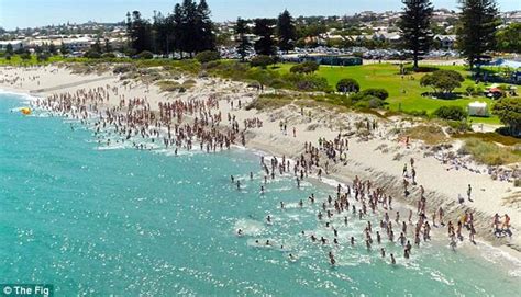 Nearly Aussies Strip Off And Dive In To Set A New World Skinny Dipping Record Daily Mail