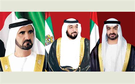 وأدى الشيخ مشعل لاحقا اليمين الدستورية أمام المجلس. خليفة ومحمد بن راشد ومحمد بن زايد والحكام يهنئون أمير ...