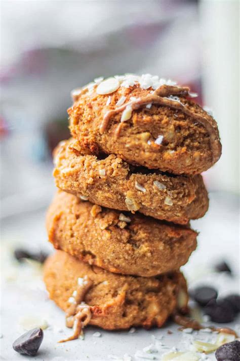 Josh axe is on a mission to provide you and your family with the highest quality nutrition tips and healthy recipes in the world.sign up to get vip. Vegan Almond Cookies (6 Ingredients!) | Earth of Maria