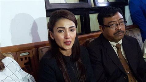 Tsania marwa mendapatkan hak asuh kedua anaknya. Usai Sidang Mediasi, Tsania Marwa Tetap Bertekad Gugat ...