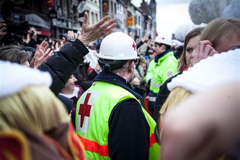 18 offres d'emploi de croix rouge belgique pour trouver l'emploi que vous cherchez. Situations difficiles - Croix-Rouge de Belgique
