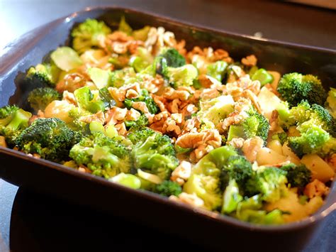 Aardappel ovenschotel met broccoli walnoot en kaas