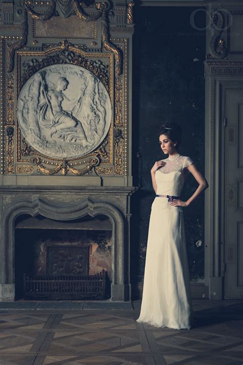 Du suchst ein schlichtes brautkleid? "Ariena" by Calesco Couture | Brautkleid, Moderne ...