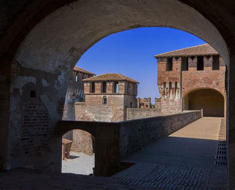 Soncino Castle By Dario Deb 500px Castle House Styles Cremona