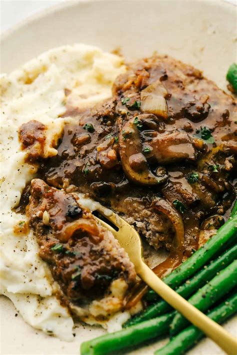 Easy Beef Cube Steak With The Best Mushroom Gravy Therecipecritic