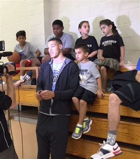 Aaron Gordon Returns To Archbishop Mitty Brings Smiles To Low Income
