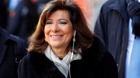 O meglio, fu la figlia ludovica a rispondere a chi la accusava di aver sorpassato a destra. Elisabetta Casellati, la pasdaran di Berlusconi che fece ...
