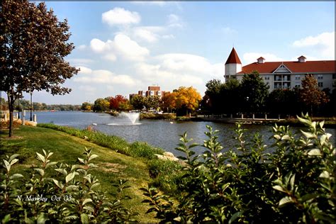 Scenery Along The Fox River In Waukesha Wisconsin Beautiful Places