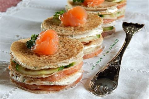 Recette de Mini gâteaux de crêpes de sarrasin au saumon fumé