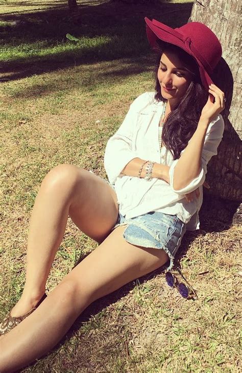 Isha Talwar Mallu Actress T Hot Legs Photo Indiancelebblog Com