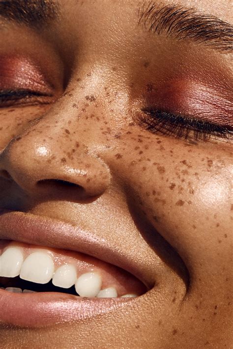 The Best Make Up For Embracing Your Freckles