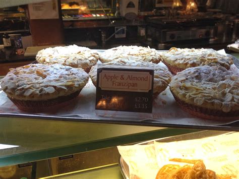 Before starting this crunchy chocolate & hazelnut cake recipe, make sure you have organised the necessary ingredients for the genoese sponge cake. Travel with Angela Lansbury: Patisserie Valerie