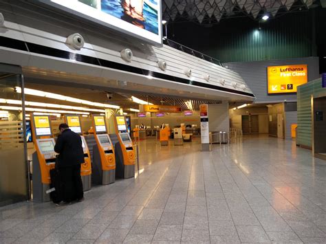 Lufthansa gardermoen check 2020 02 13. Lufthansa First Class Terminal in Frankfurt - QUIRROW