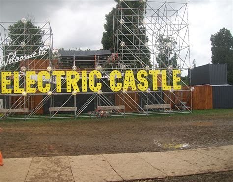 The album opens with a voice from the sky announcing to the eight characters (the highlander, the hippie, the futureman, the indian. Electric Castle 2016: distractie maxima Vs. ploaie abundenta