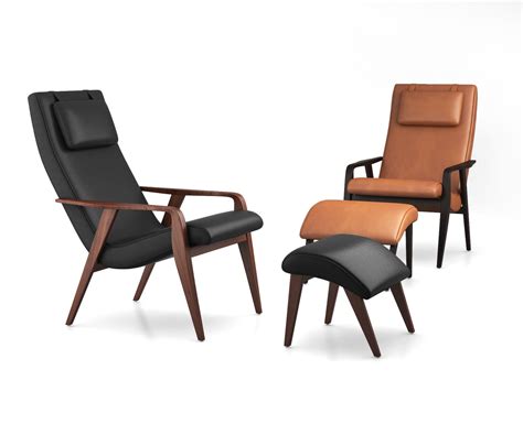 20.5 wx 24.5 dx 32.5 h. Contour Mid-Century Leather Chair by West Elm 3D