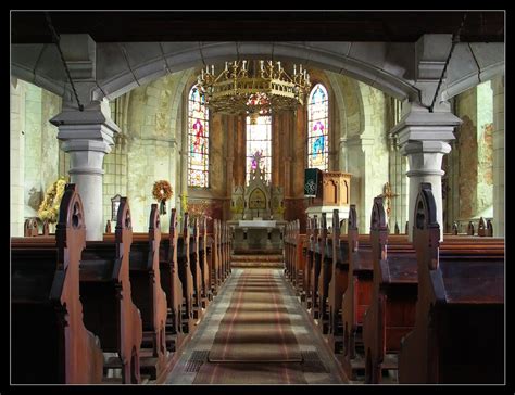 The orbit tells me how much mass is inside a very small radius. Structurae de: im Inneren der Kirche Altenbeichlingen