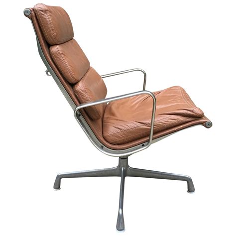 Click here for eames soft pad executive chair adjustment instructions. Herman Miller Eames Aluminum Group Soft Pad Lounge Chair ...
