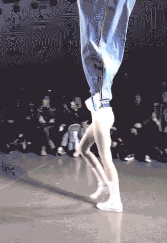 Fashion Week Gif Find Share On Giphy