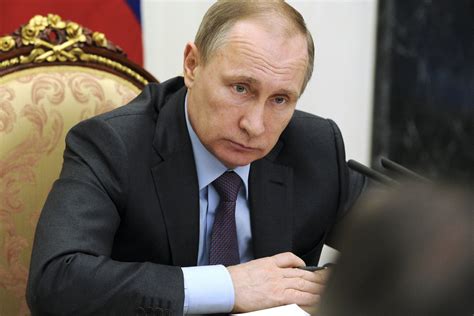 V Putinas Suteik Rusijos Pilietyb Urnalistui I Ukrainos